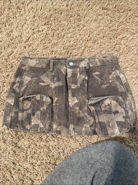 Edikted Camo Low Rise Denim Cargo Mini Skirt